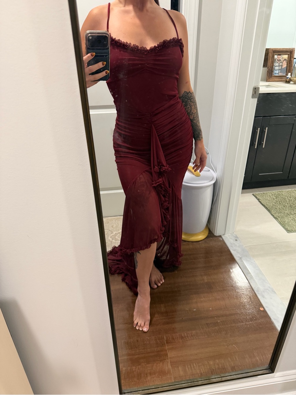 Elegant Burgundy Ruched Spaghetti-Strap Dress